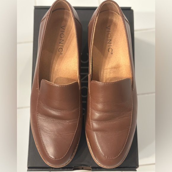 Vionic Kensley Leather Loafers - Picture 4 of 6